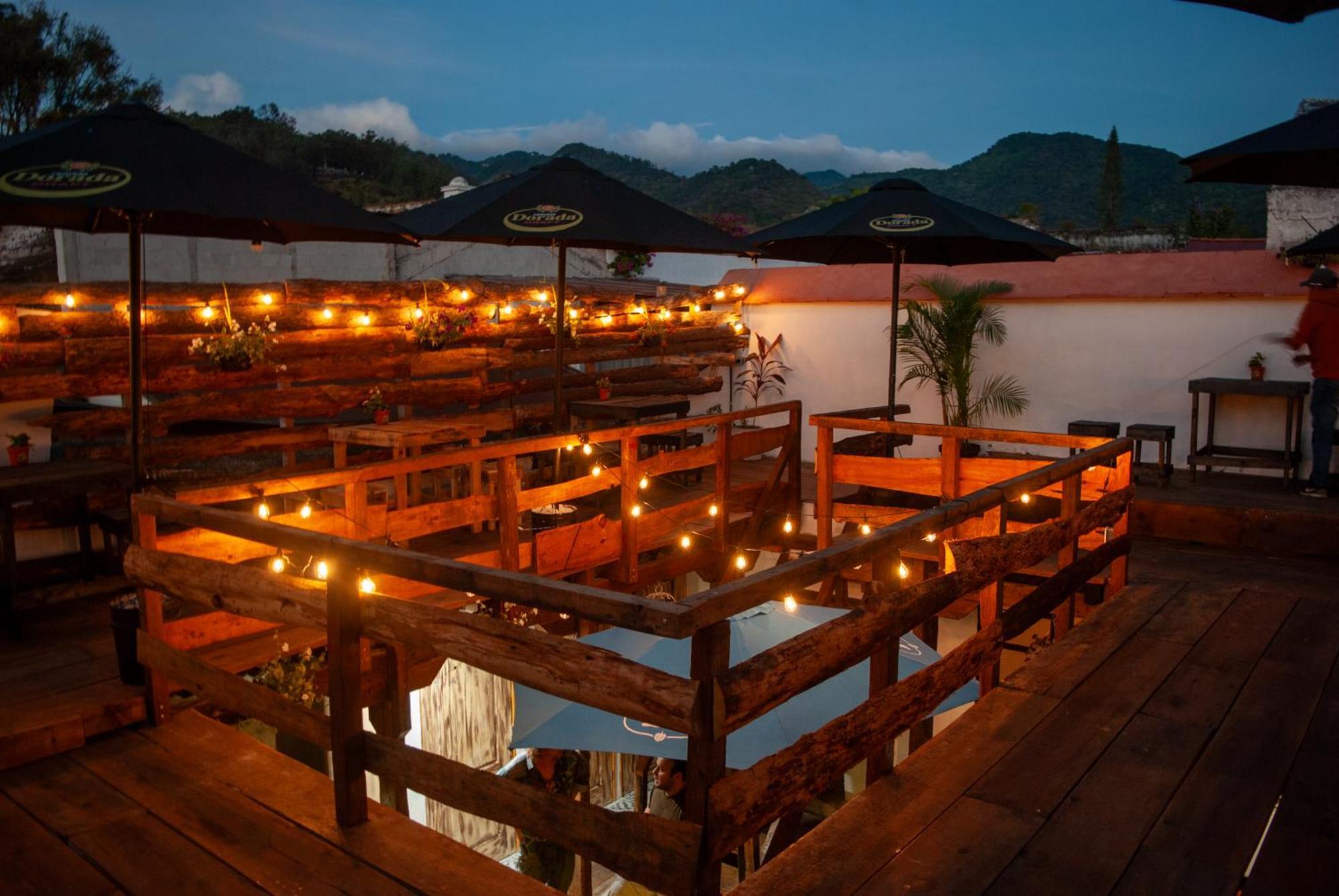 Kamazoztz Hostel And Travel Antigua Dış mekan fotoğraf