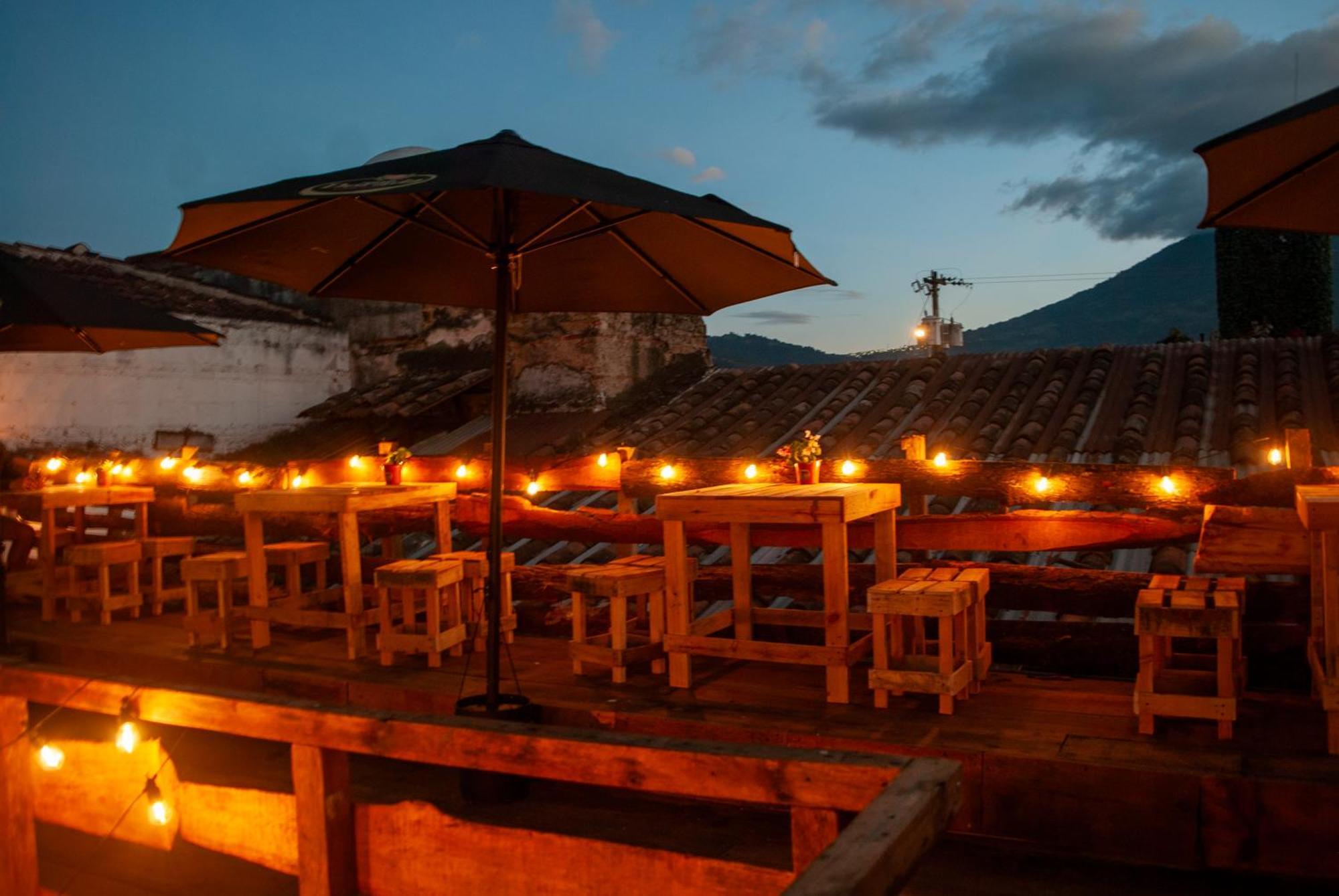 Kamazoztz Hostel And Travel Antigua Dış mekan fotoğraf