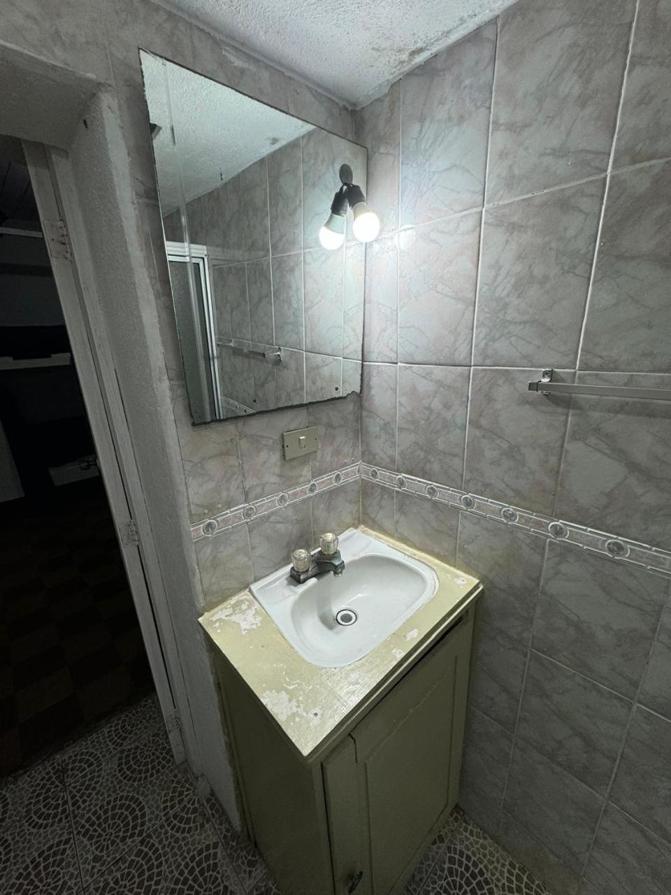 Kamazoztz Hostel And Travel Antigua Dış mekan fotoğraf